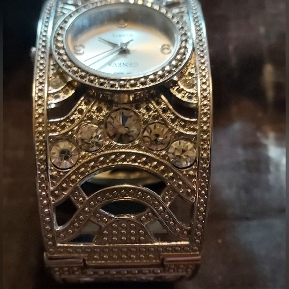 Geneva Quartz iced out cuff watch - Picture 7 of 7